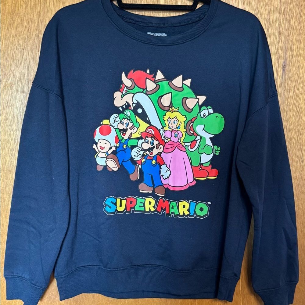 Super Mario Graphic Sweatshirt